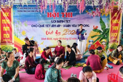 Trường Mẫu giáo Vĩnh Bình Bắc sôi nổi Hội thi gói bánh Tét và Chợ quê với nhiều gian hàng đặc sắc.