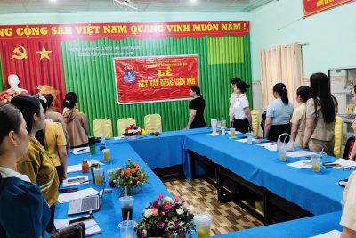 CHI BỘ TRƯỜNG MẪU GIÁO VĨNH BÌNH BẮC TỔ CHỨC LỄ KẾT NẠP ĐẢNG VIÊN MỚI